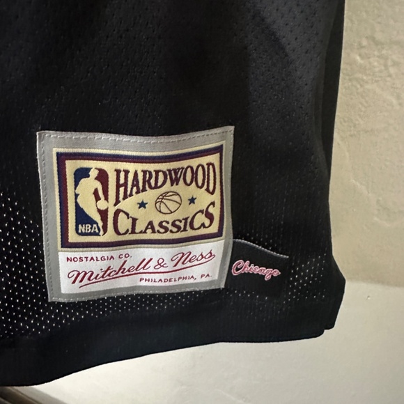 Chicago Bulls Hardwood Classics Tank Top Mitchell & Ness Large Gently worn - Picture 2 of 4